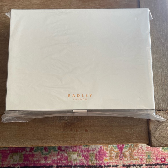 🔥🆕Radley London: Jewelry Storage Box Cream🔥 - Picture 4 of 8